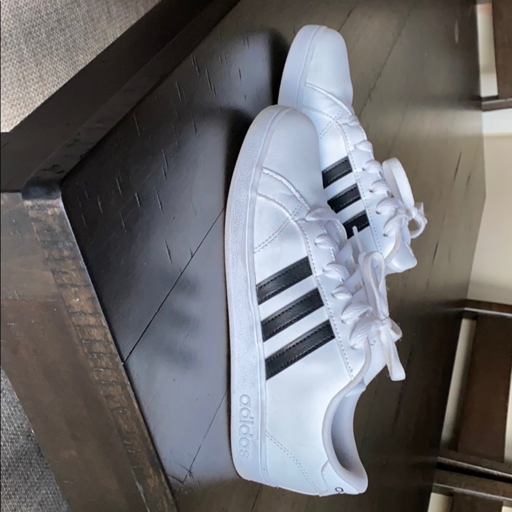 Adidas Sneakers
